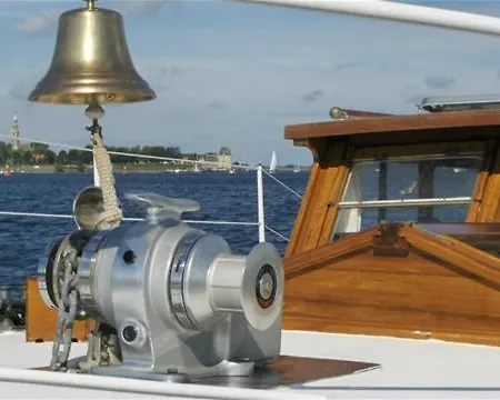 Gentleman Yacht Classic 船屋